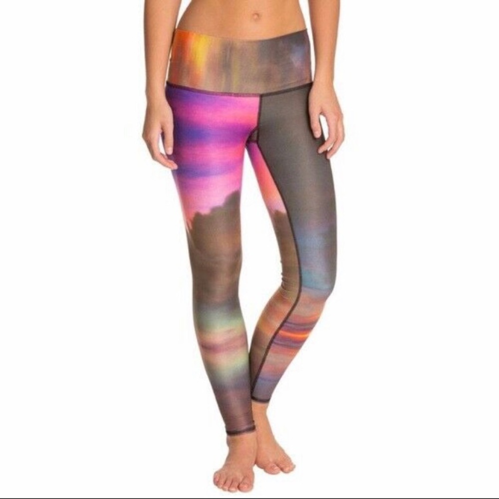 Teeki sunset leggings.